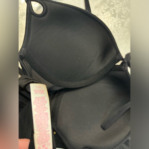 Selling all 3 together for $15 Victoria’s secret 34C swim top with 2 bottoms - Picture 6 of 8